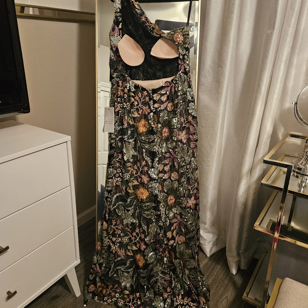 Mac Duggal Green and Black One Shoulder Embellished Gown with Slit for Prom - Picture 5 of 9